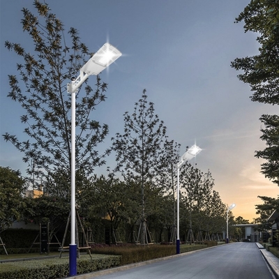 50W impermeabile tutto in uno ha integrato l'iluminazione pubblica solare 5200LM con Palo