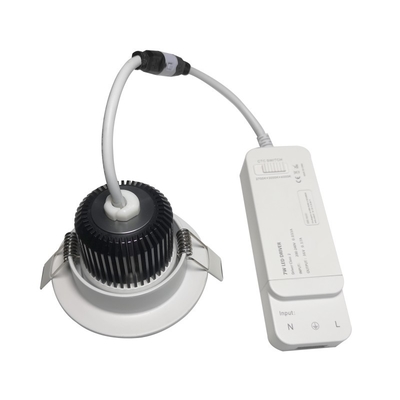 Attenuazione/temperatura del colore di Smart LED Downlights 8w dell'angolo d'apertura 38/60° regolabile
